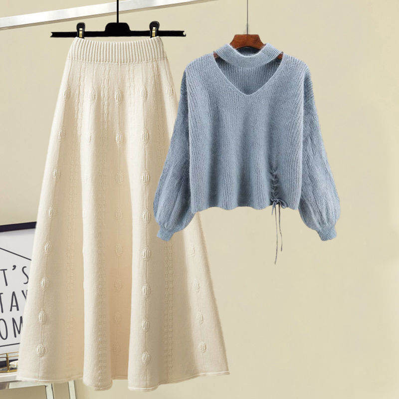 ブルーセーター+アプリコットスカート
