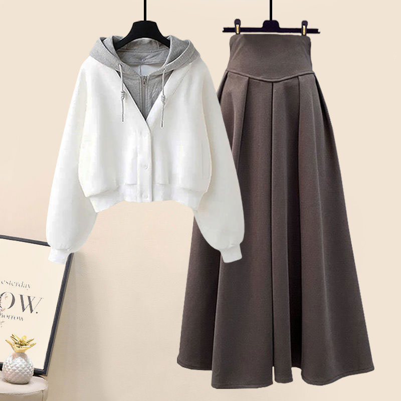 ホワイト/スウェット+コーヒー/スカート