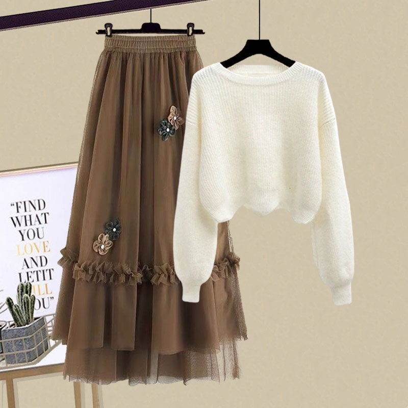コーヒー/スカート+ホワイト/ニット・セーター