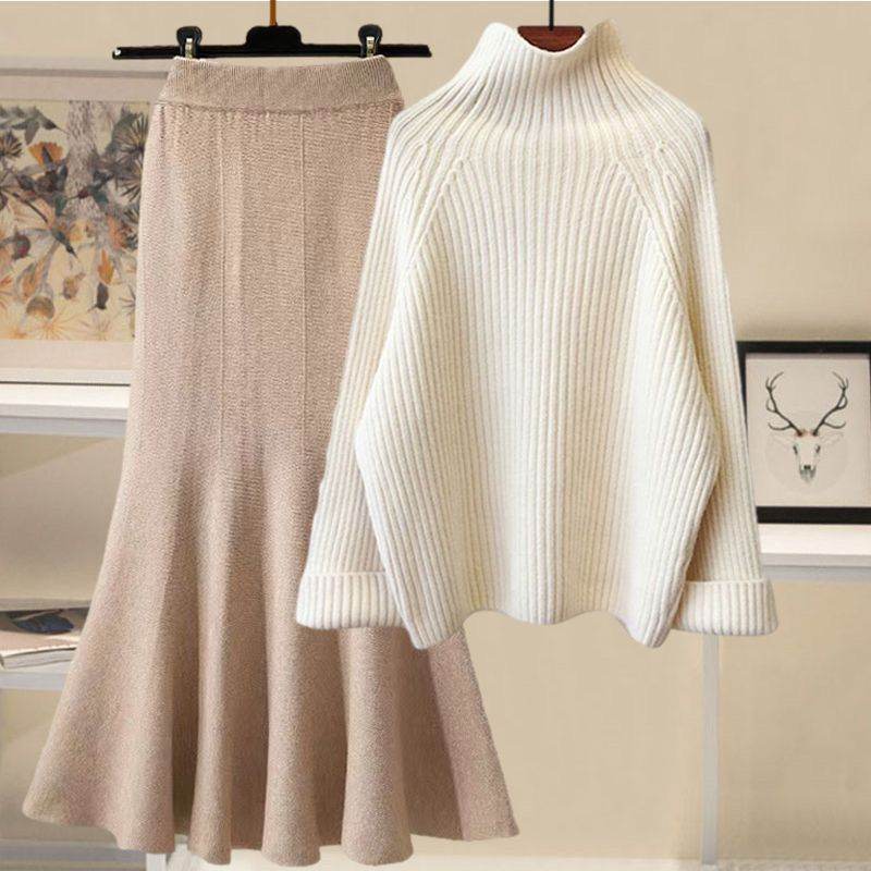 ホワイトセーター+カーキスカート