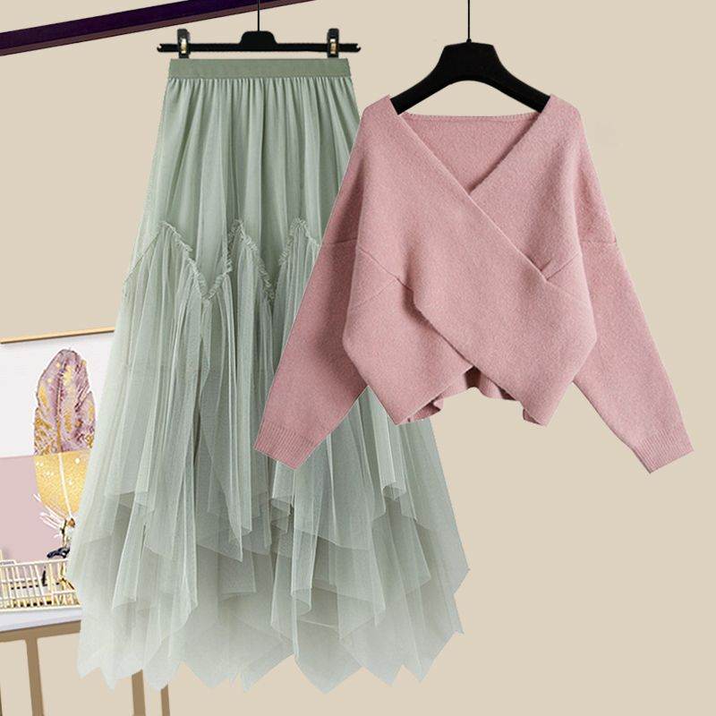 ピンク／セーター＋グリーン/スカート